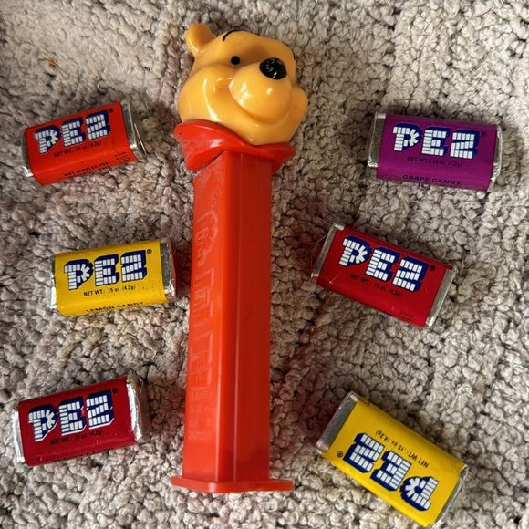 Vintage Winnie the Poo Pez Dispenser with 6 Pez Packets - Picture 2 of 5